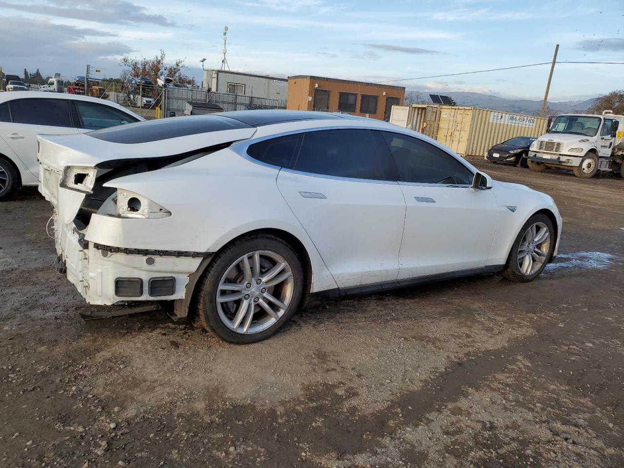 2013 Tesla Model S VIN: 5YJSA1AC3DFP10215 Lot: 86008044