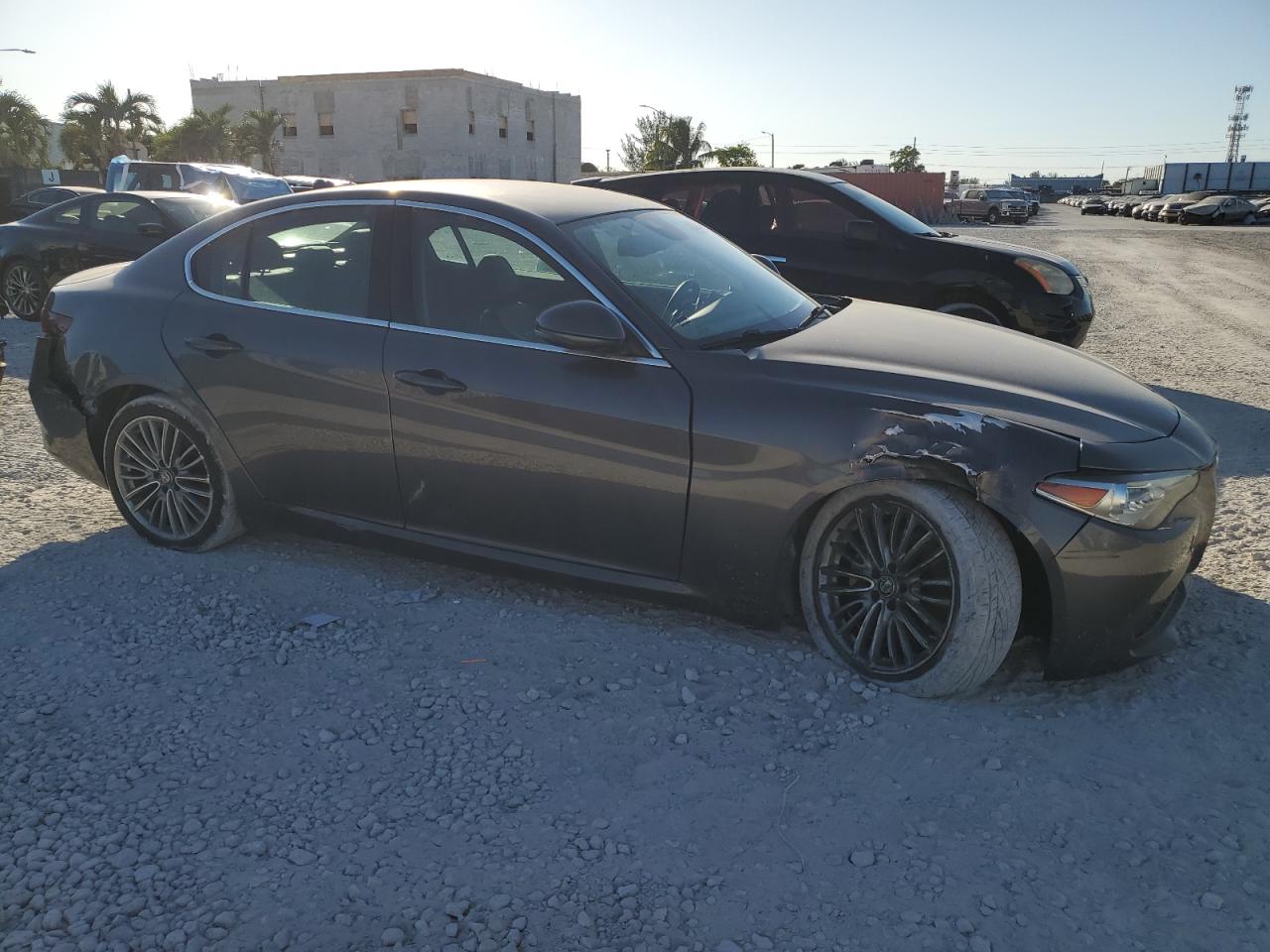 ZARFAEEN6H7533102 2017 Alfa Romeo Giulia Ti Q4