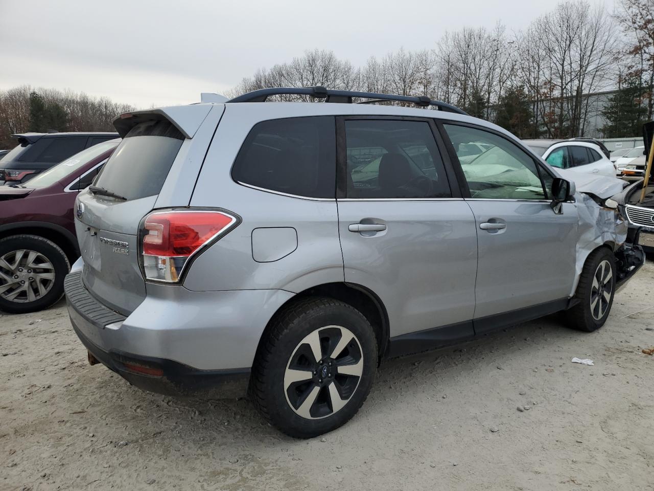 JF2SJAJCXHH594762 2017 Subaru Forester 2.5I Limited