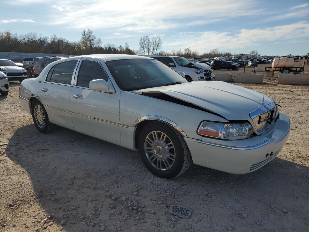 1LNHM82V56Y645540 2006 Lincoln Town Car Signature Limited