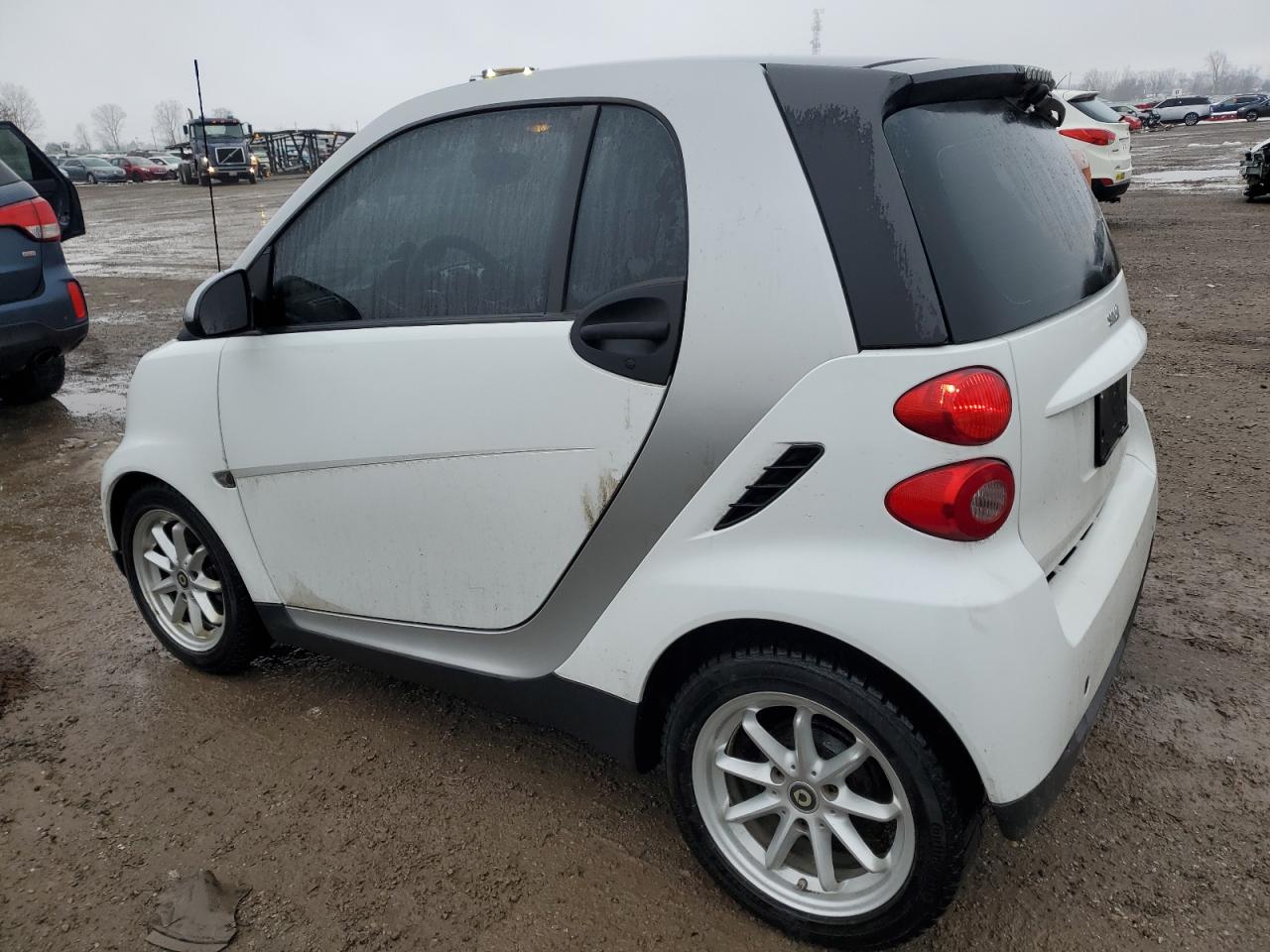 2009 Smart Fortwo Pure VIN: WMEEJ31X09K235694 Lot: 84596714