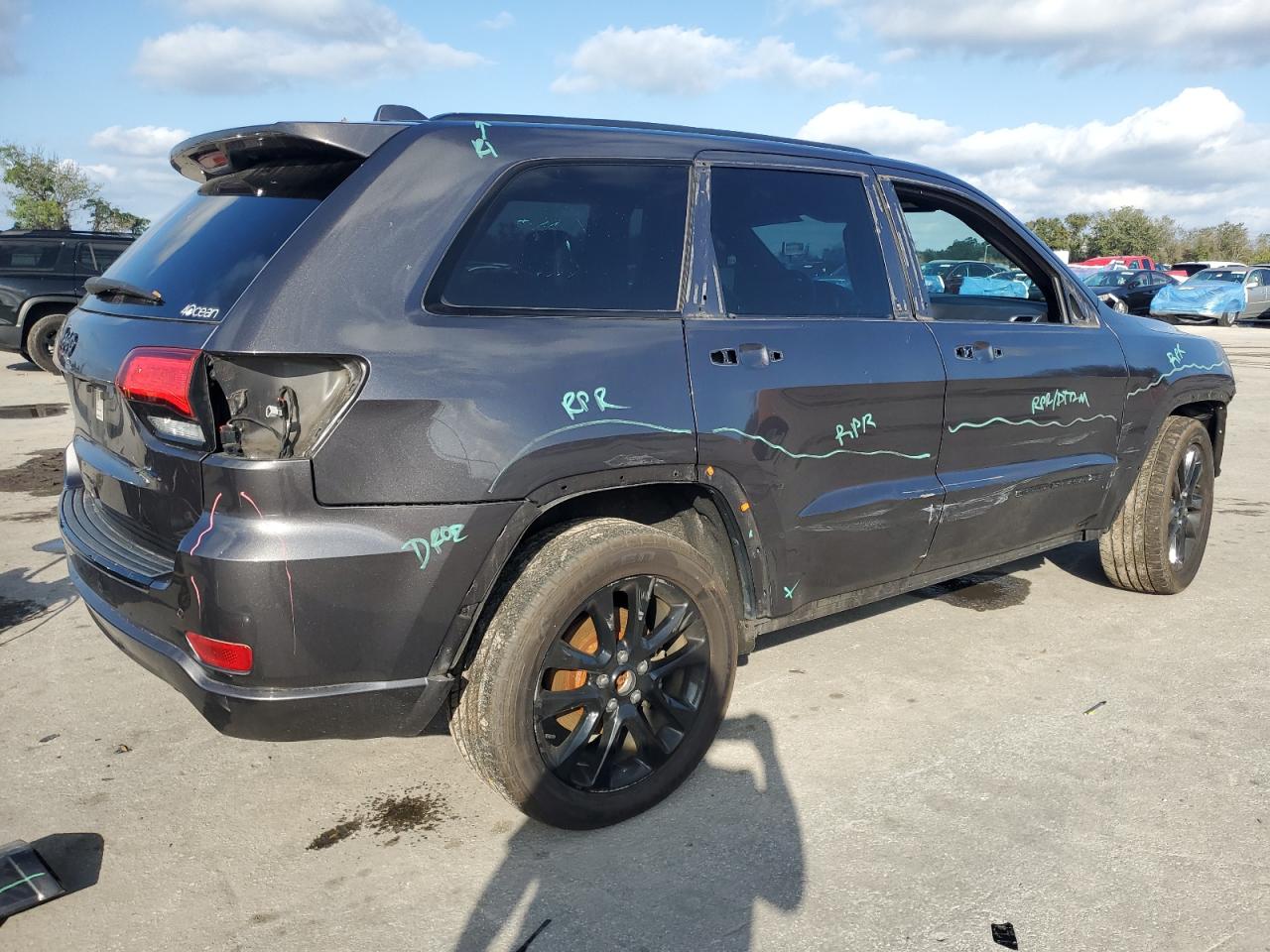 1C4RJEAG0HC957235 2017 Jeep Grand Cherokee Laredo