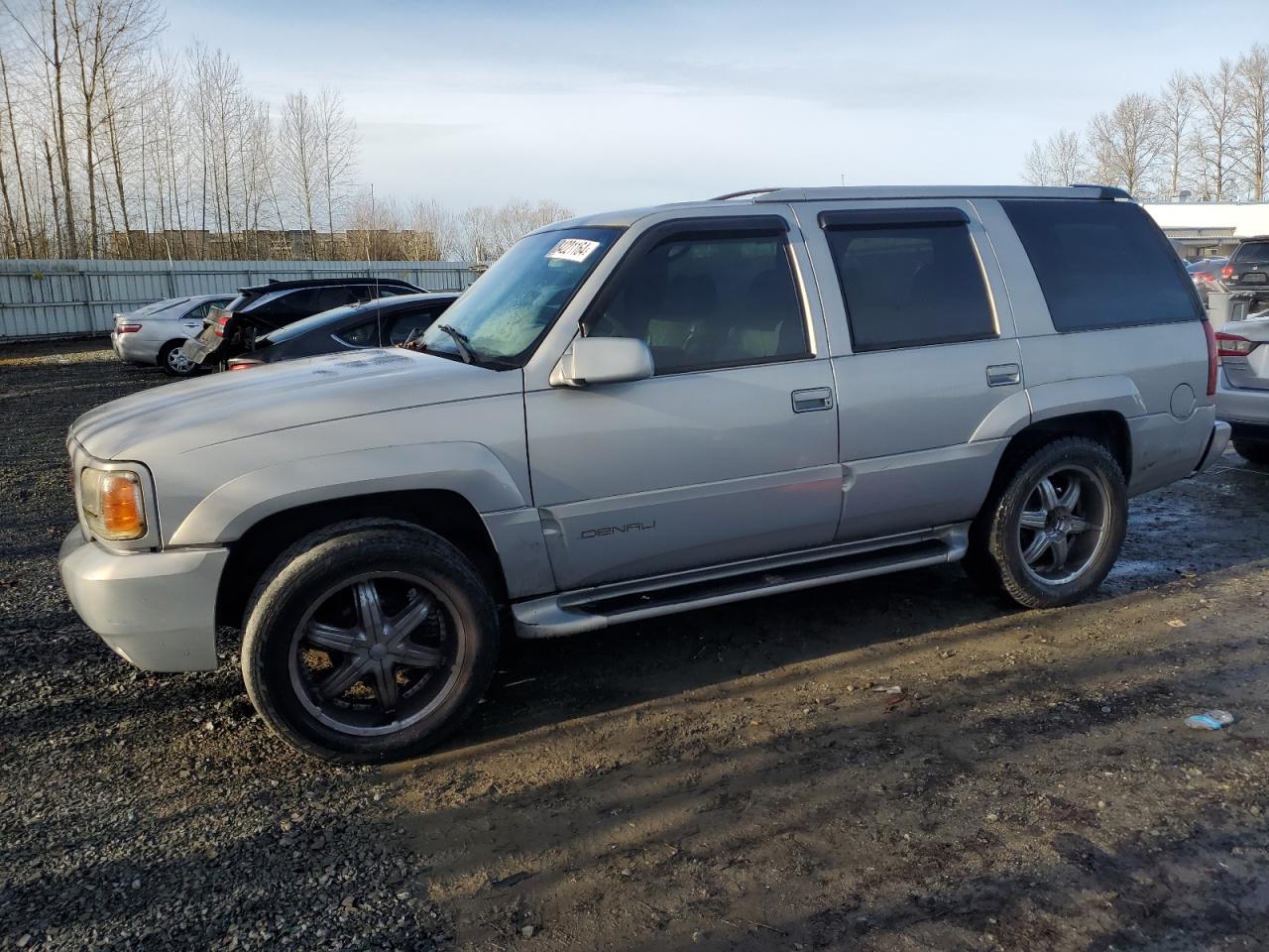 2000 GMC Yukon Denali VIN: 1GKEK13R9YR105616 Lot: 84221164