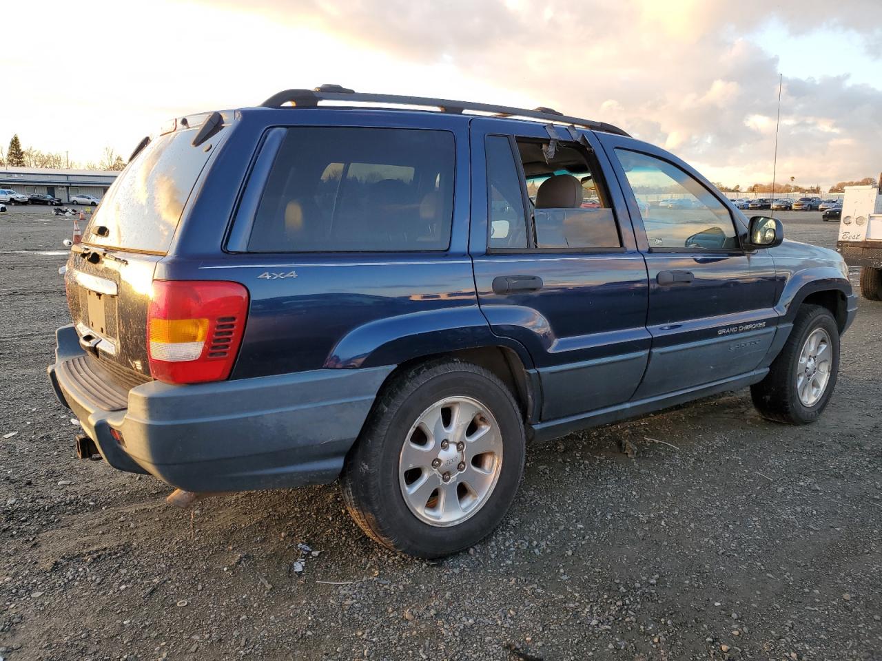 2001 Jeep Grand Cherokee Laredo VIN: 1J4GW48N71C644092 Lot: 85923874