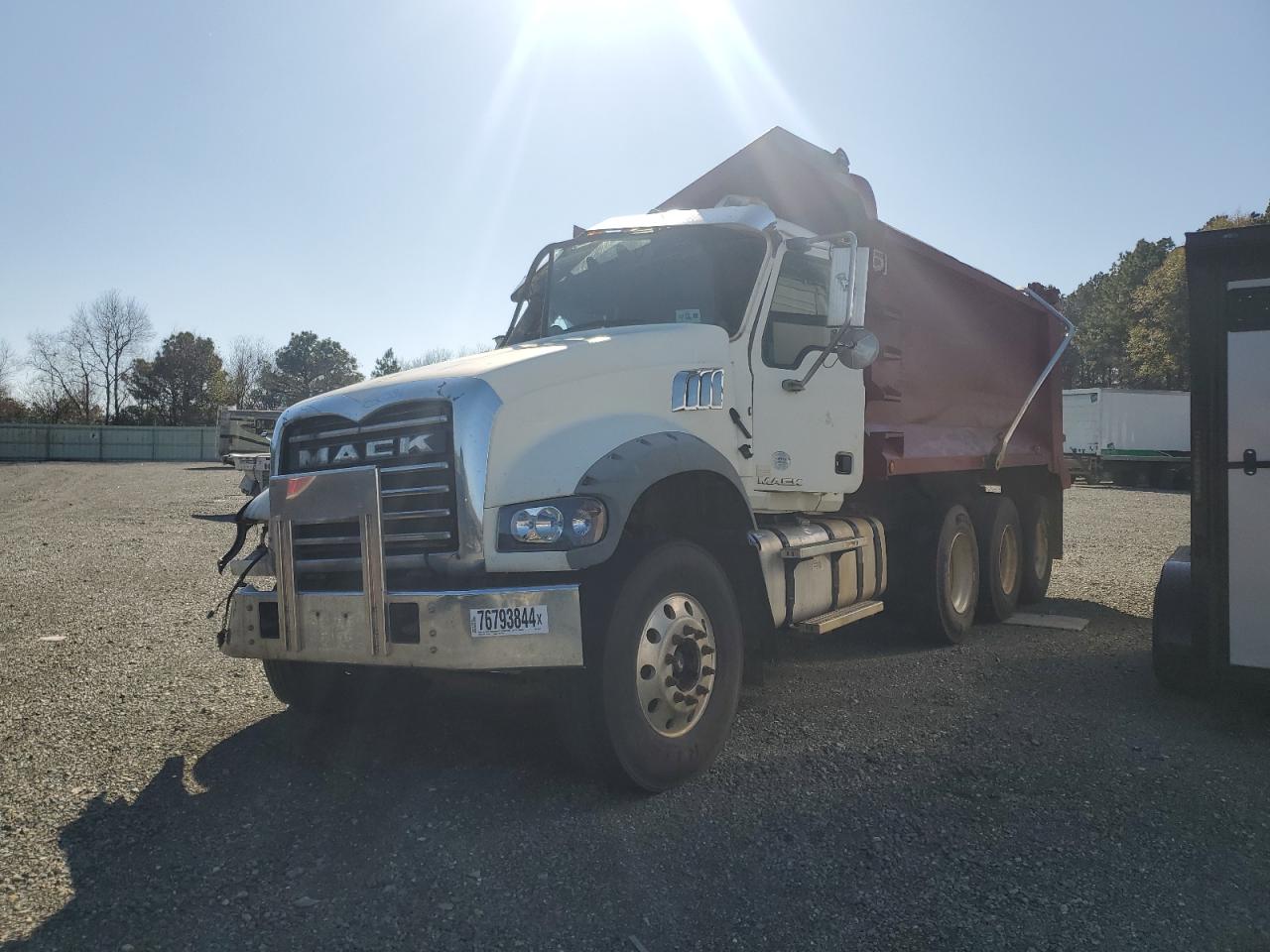 1M2AX07C3HM036586 2017 Mack 700 Gu700