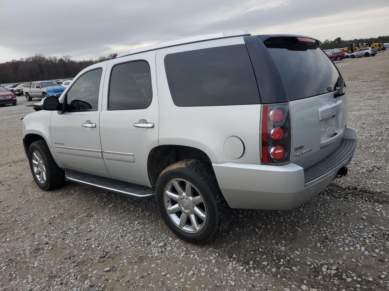 2011 GMC Yukon Denali VIN: 1GKS2EEF2BR146030 Lot: 85171514