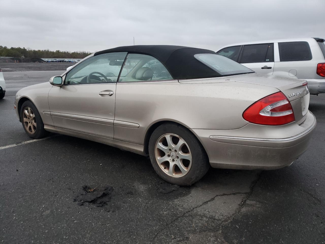 2004 Mercedes-Benz Clk 320 VIN: WDBTK65G24T009947 Lot: 85880954