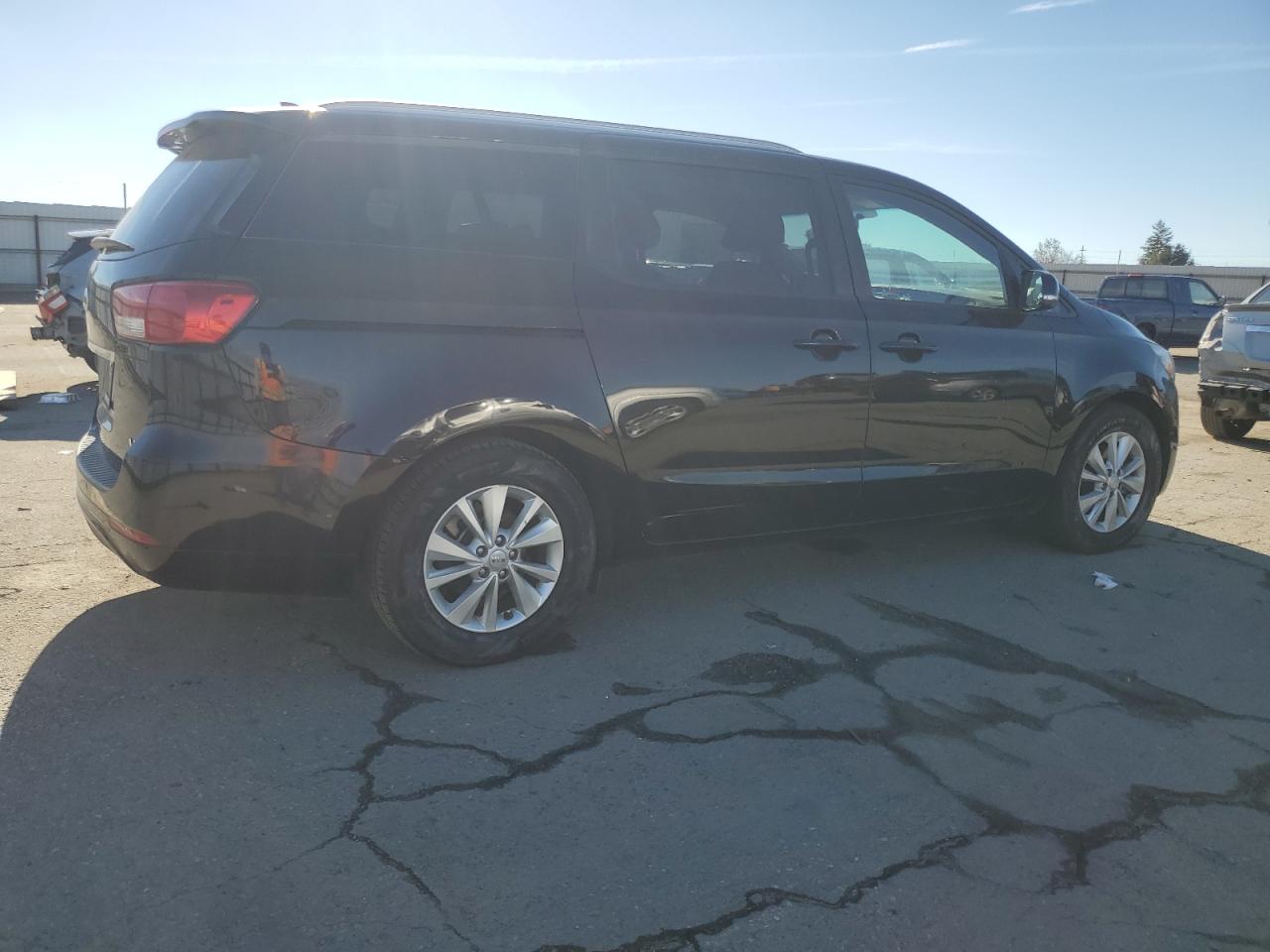 KNDMB5C17G6114730 2016 Kia Sedona Lx