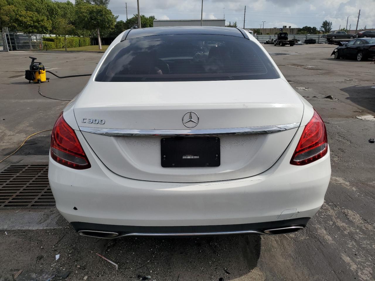 2017 Mercedes-Benz C 300 VIN: 55SWF4JB3HU202617 Lot: 86882604