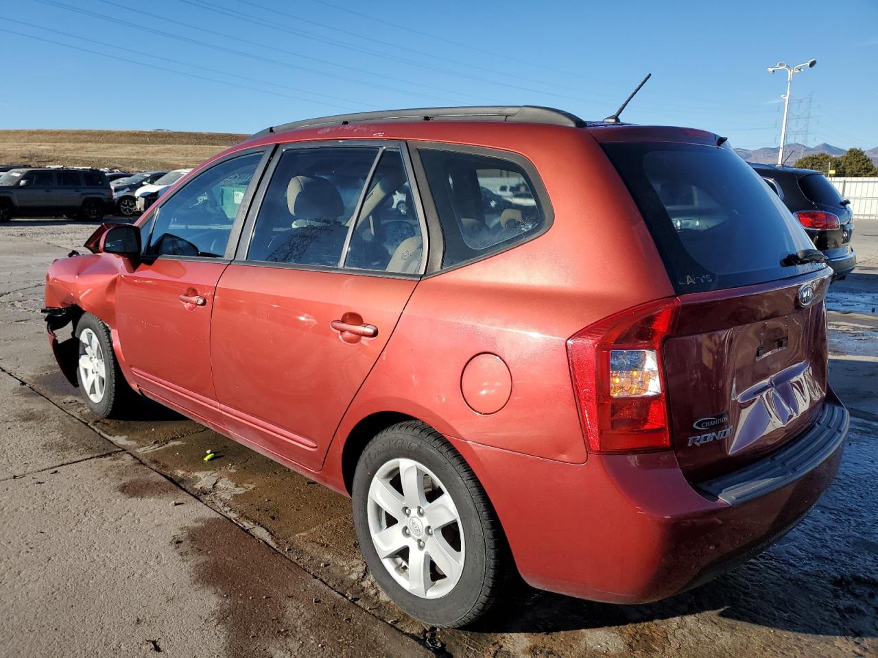 2008 Kia Rondo Base VIN: KNAFG525X87208687 Lot: 85998294