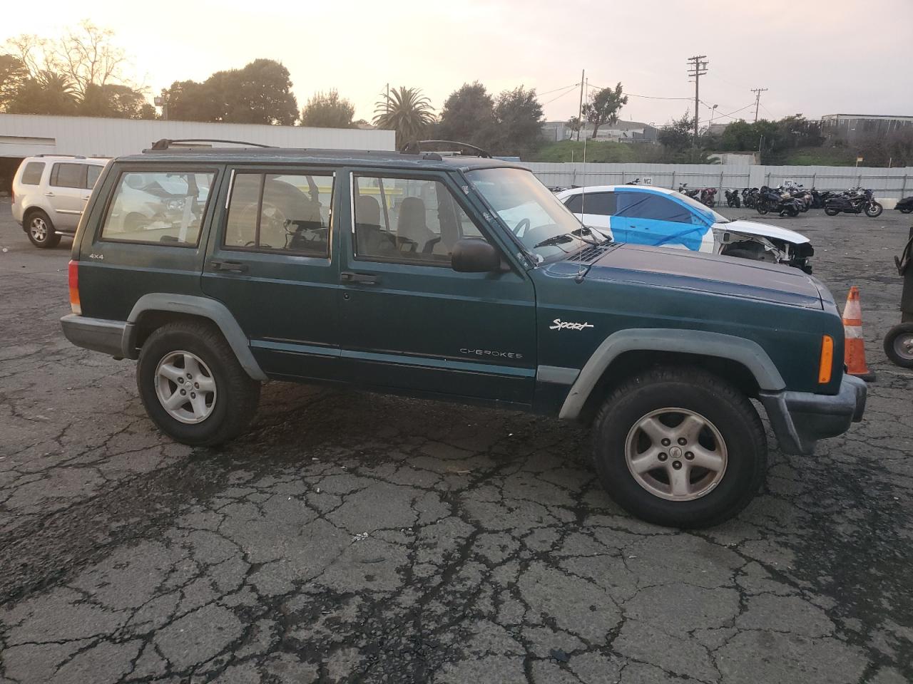 1998 Jeep Cherokee Sport VIN: 1J4FJ68S0WL205688 Lot: 87055544