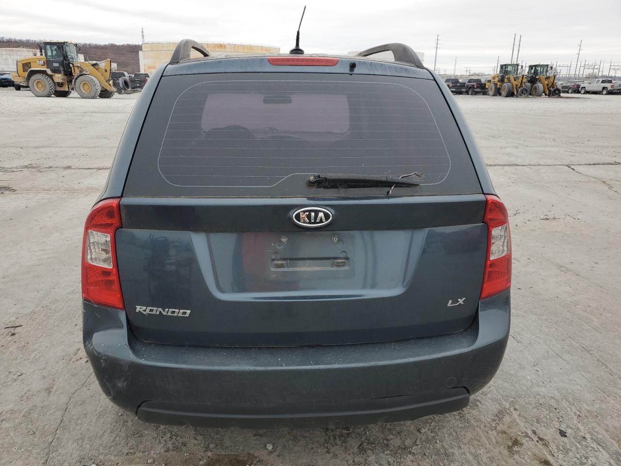 2009 Kia Rondo Base VIN: KNAFG528097246697 Lot: 84423224