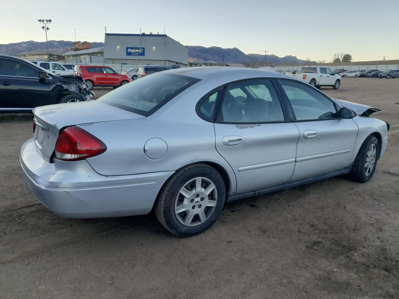 2007 Ford Taurus Se VIN: 1FAFP53U87A192909 Lot: 83856544