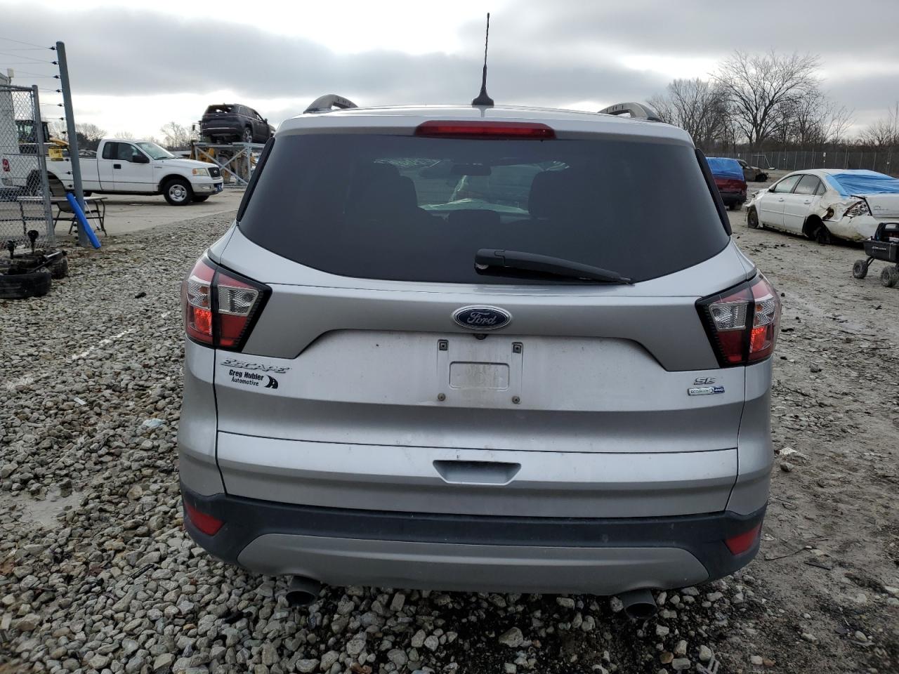 1FMCU9GD9JUB59748 2018 Ford Escape Se