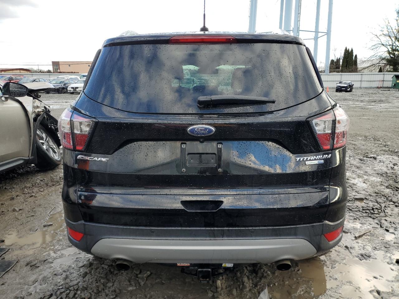 1FMCU9J92HUC57809 2017 Ford Escape Titanium