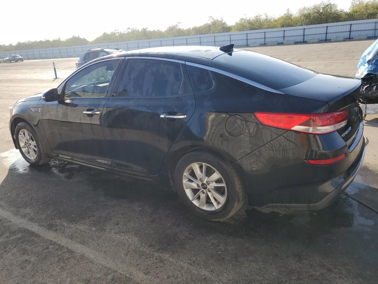 5XXGT4L36KG277093 2019 Kia Optima Lx