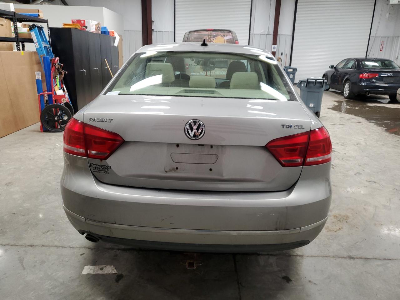 2013 Volkswagen Passat Sel VIN: 1VWCN7A35DC095303 Lot: 84272734