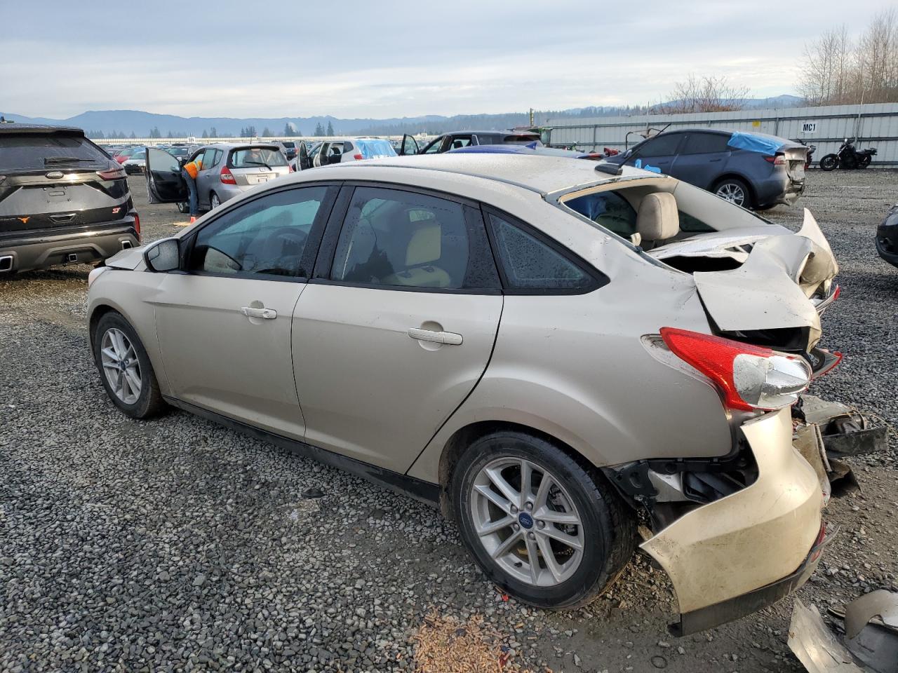 2018 Ford Focus Se VIN: 1FADP3FE7JL270902 Lot: 83687764