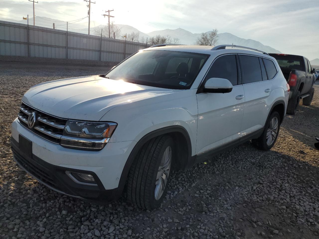 2019 Volkswagen Atlas Sel Premium VIN: 1V2NR2CA0KC560399 Lot: 85692444