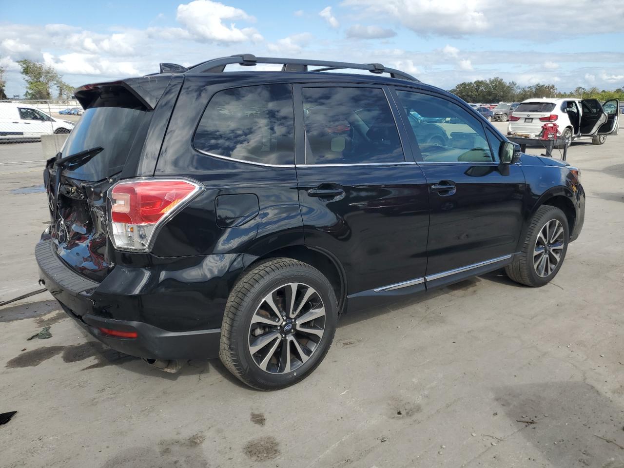 JF2SJGTC7HH418588 2017 Subaru Forester 2.0Xt Touring