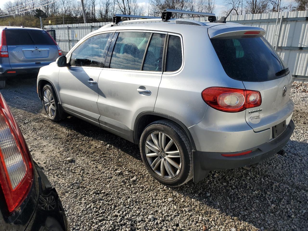 WVGBV7AX0AW529263 2010 Volkswagen Tiguan Se