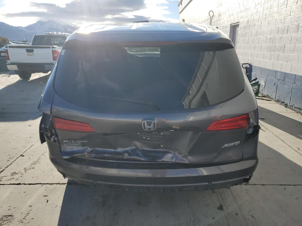 2018 Honda Pilot Lx VIN: 5FNYF6H10JB024223 Lot: 86870824