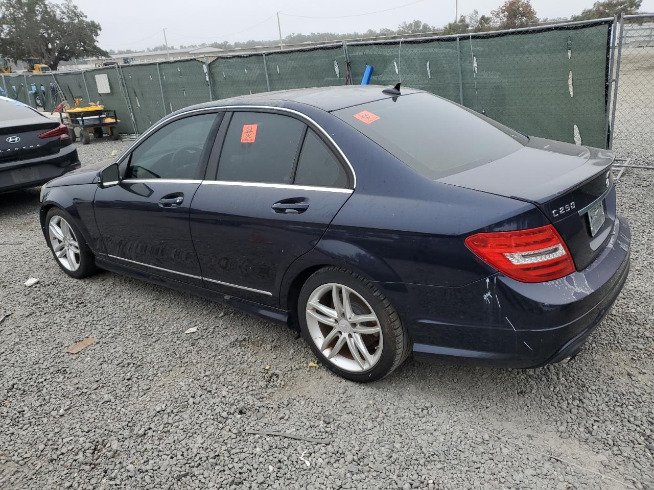 2013 Mercedes-Benz C 250 VIN: WDDGF4HB9DR261032 Lot: 86263984