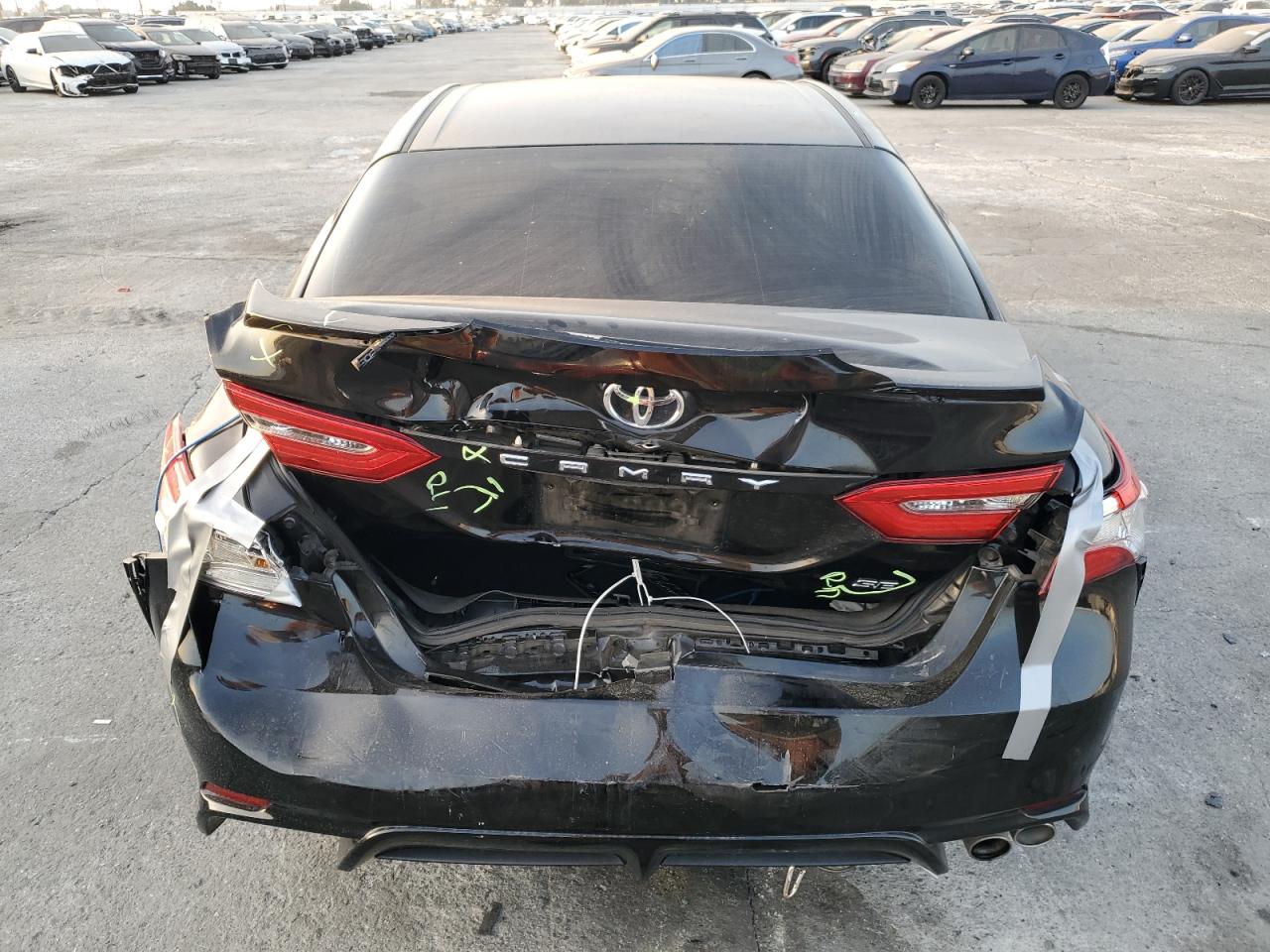 2018 Toyota Camry L VIN: 4T1B11HK9JU013661 Lot: 86598994