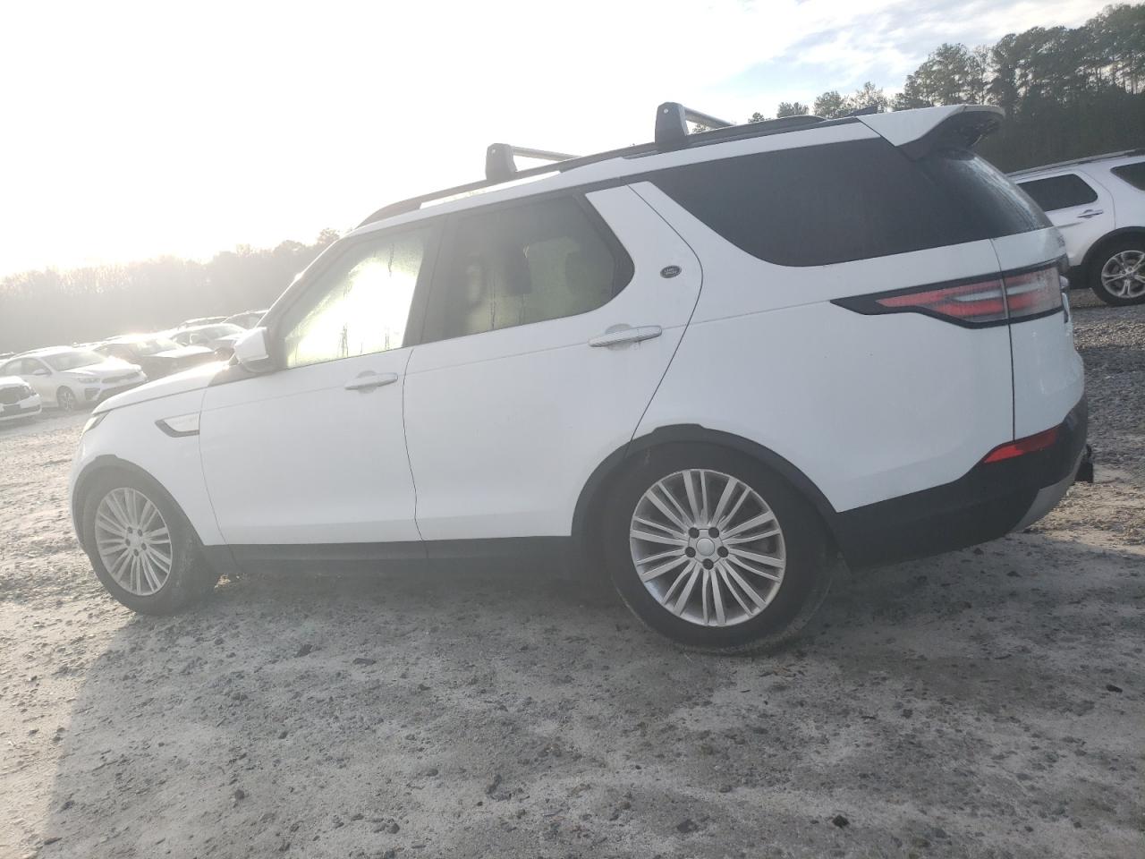 SALRHBBV3HA018981 2017 Land Rover Discovery Hse Luxury