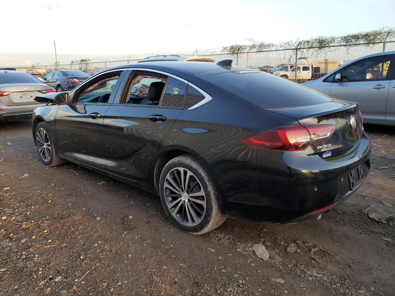 2018 Buick Regal Essence VIN: W04GP6SX9J1053115 Lot: 85490184