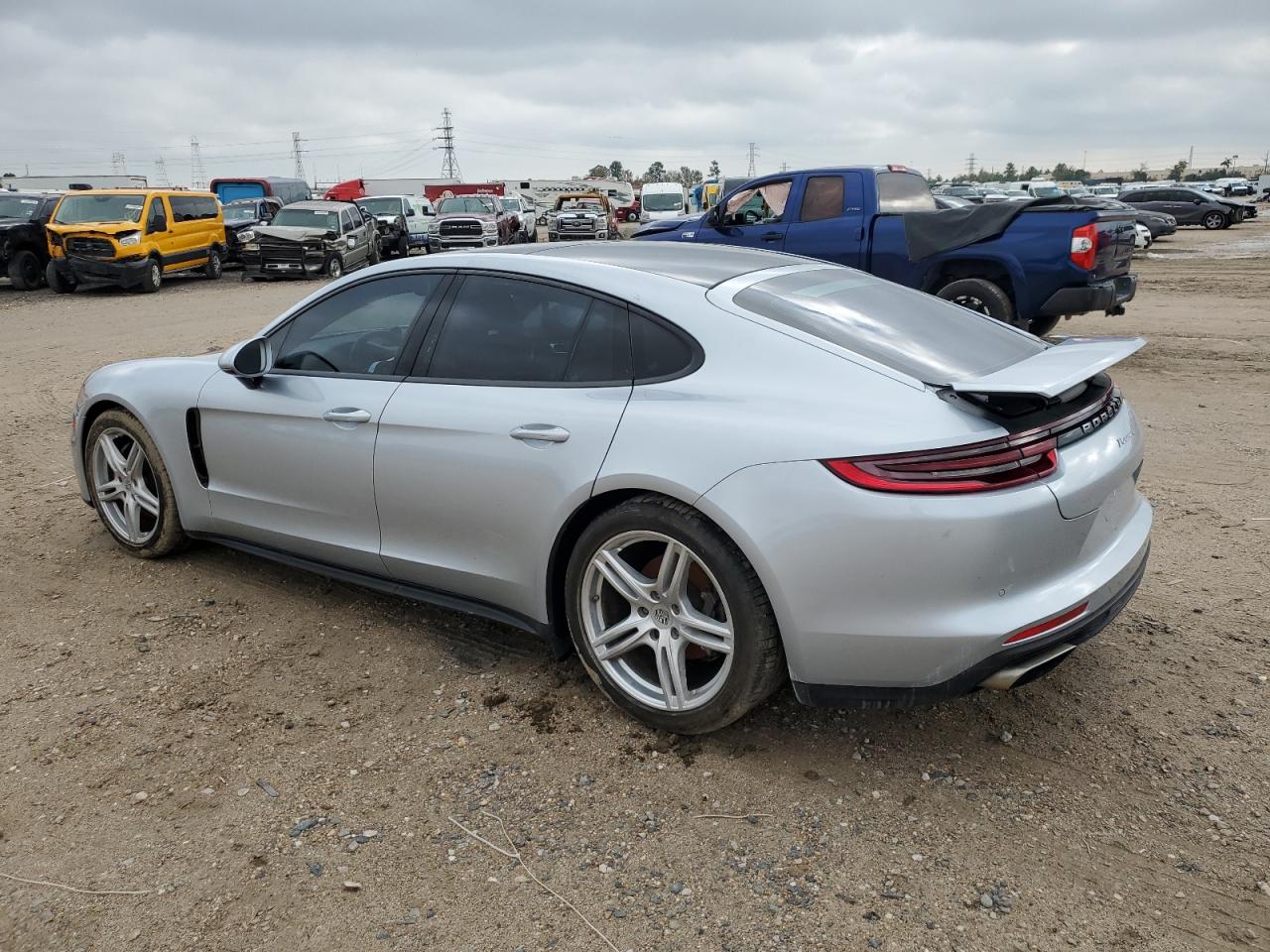 WP0AA2A75JL103438 2018 Porsche Panamera 4