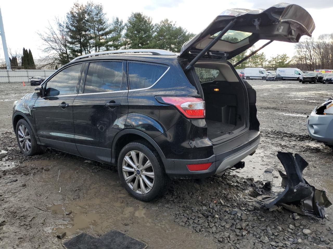 1FMCU9J92HUC57809 2017 Ford Escape Titanium