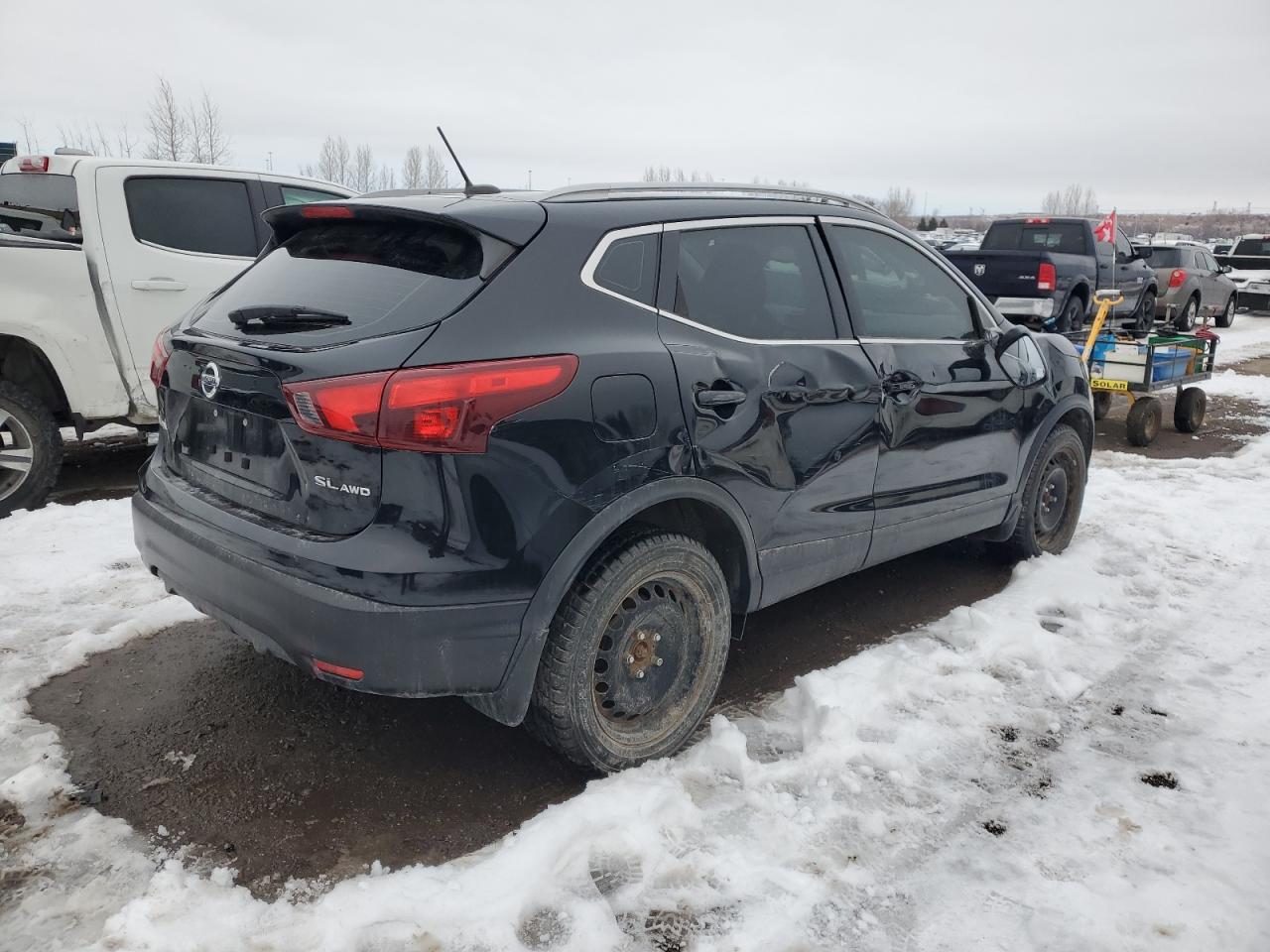 JN1BJ1CR2JW262626 2018 Nissan Rogue Sport S