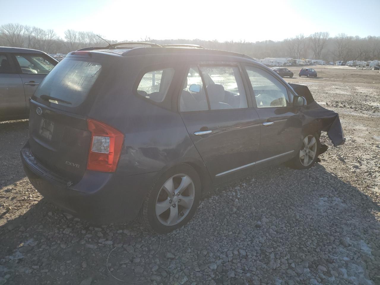 2007 Kia Rondo Lx VIN: KNAFG526377120667 Lot: 82762994