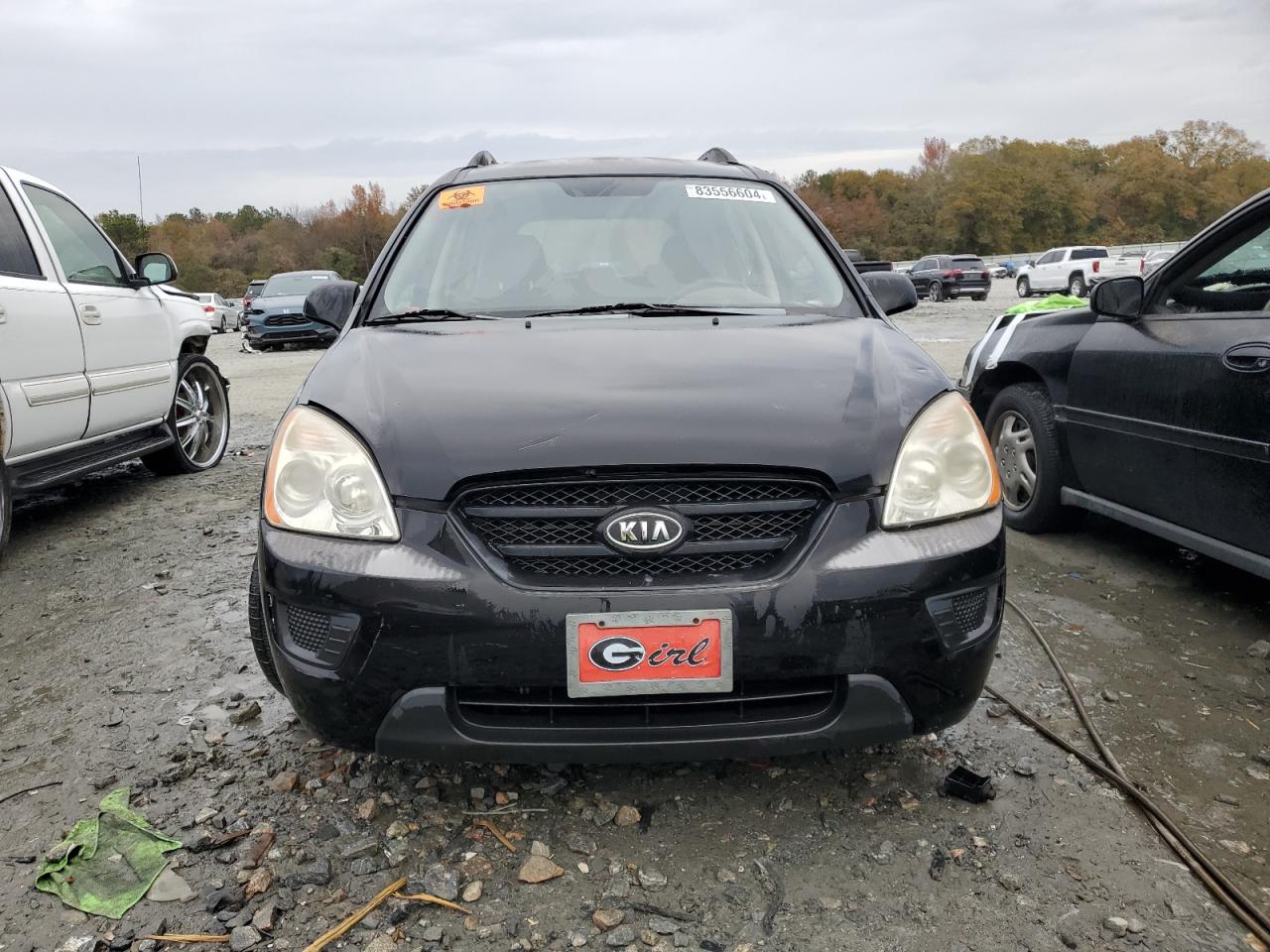 2009 Kia Rondo Base VIN: KNAFG528697260135 Lot: 83556604