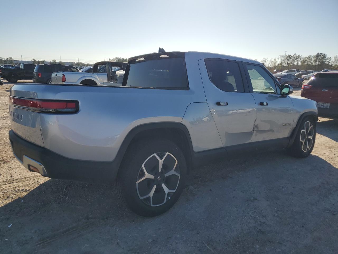 7FCTGAAA3PN020577 2023 Rivian R1T Adventure