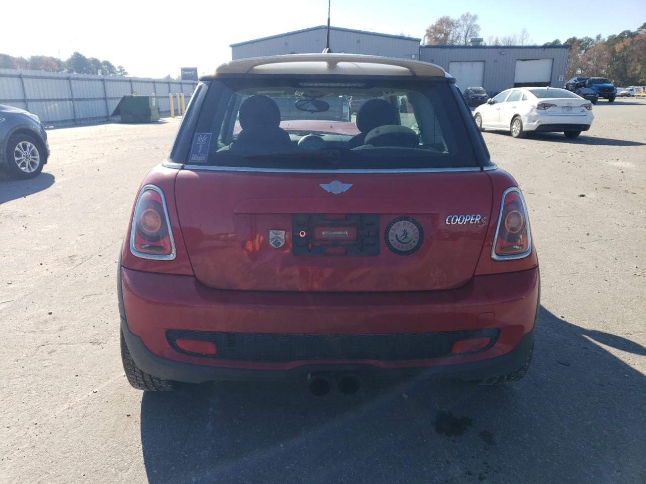 2009 Mini Cooper S VIN: WMWMF73589TW82683 Lot: 83070984