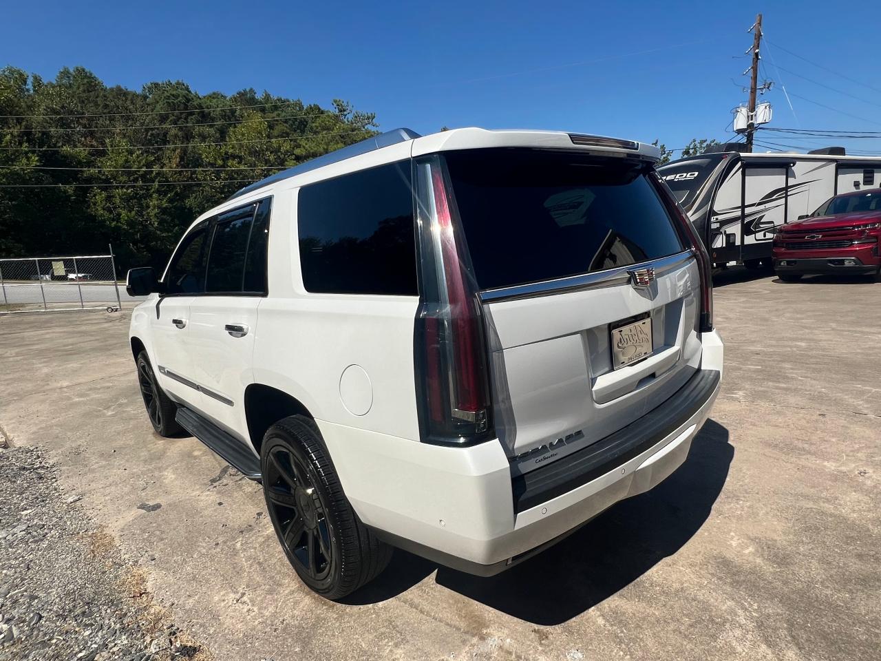 1GYS4BKJ9KR170459 2019 Cadillac Escalade Luxury