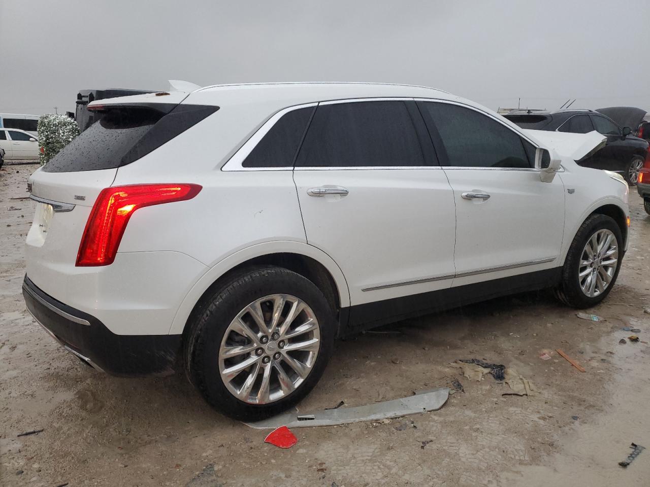 2017 Cadillac Xt5 Platinum VIN: 1GYKNFRS5HZ110996 Lot: 85956984