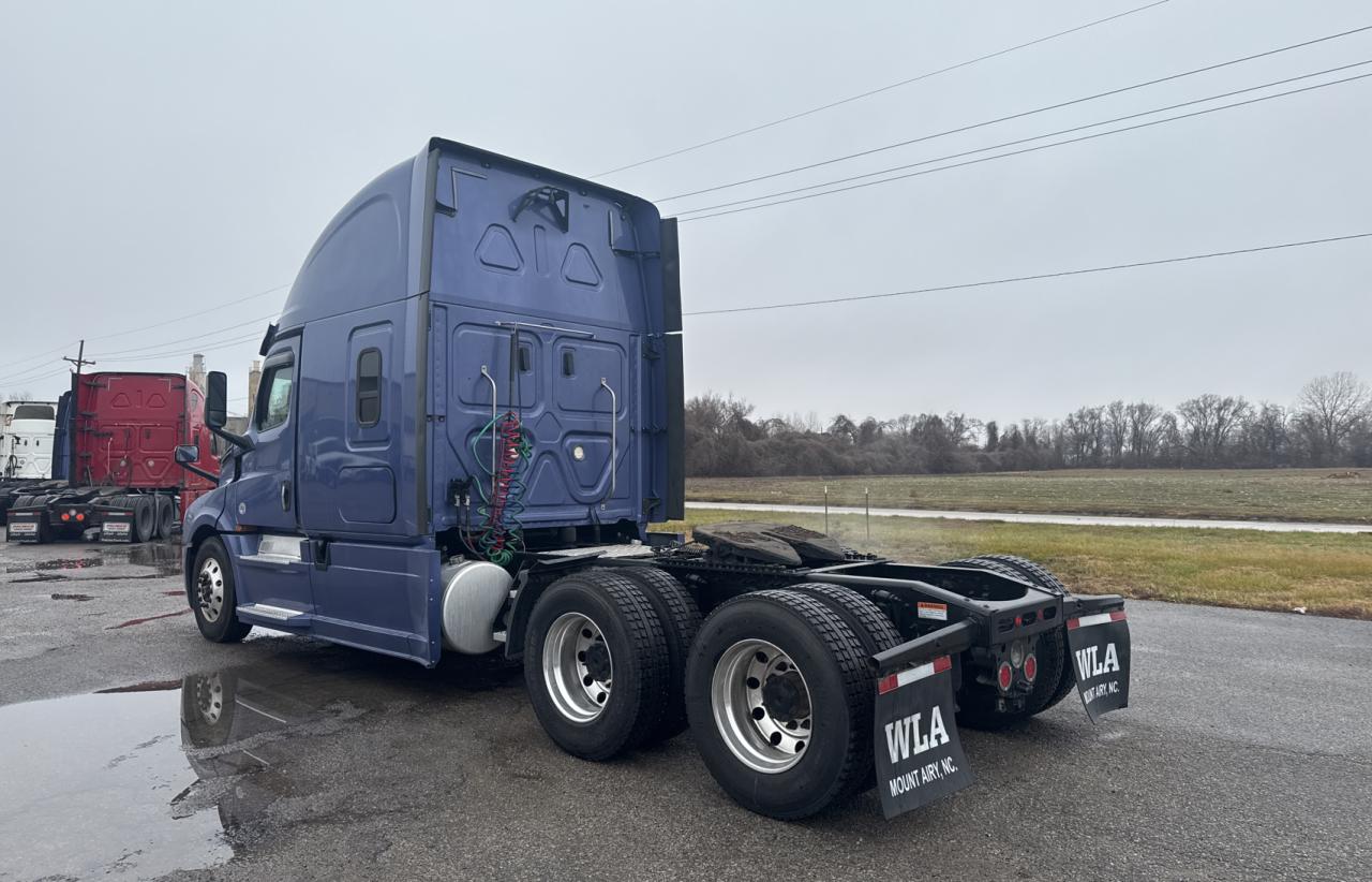 1FUJHHDR0LLKW1628 2020 Freightliner Cascadia 126