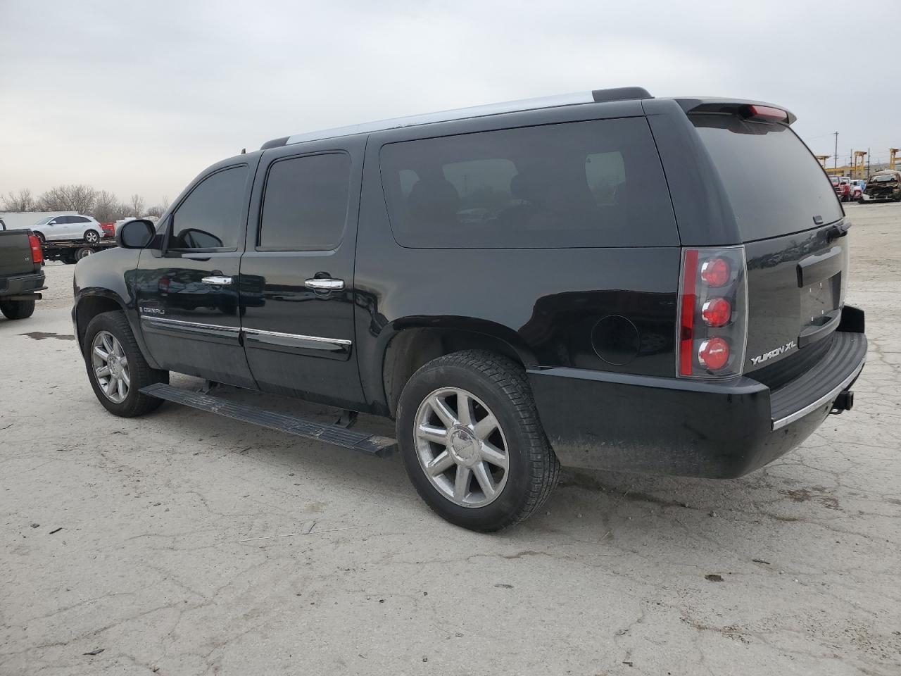 2007 GMC Yukon Xl Denali VIN: 1GKFK66897J285892 Lot: 86323244