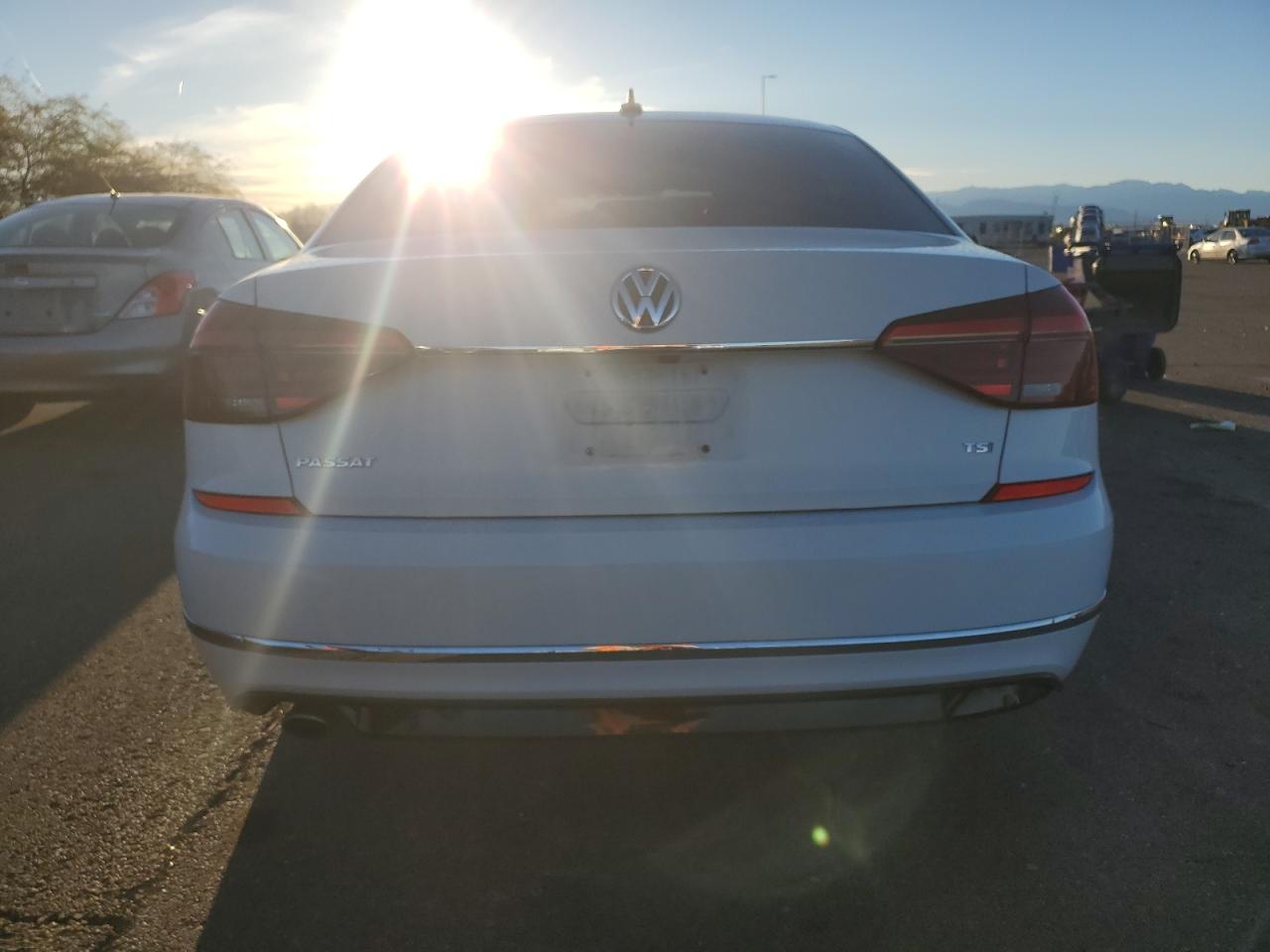 2017 Volkswagen Passat R-Line VIN: 1VWDT7A31HC063061 Lot: 87010234