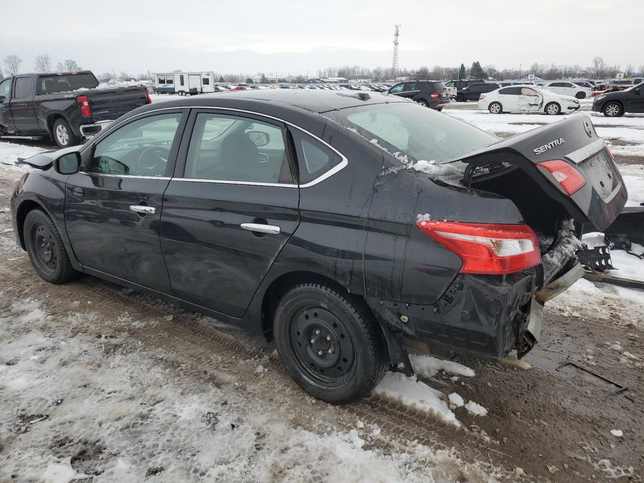 3N1AB7AP7JY323653 2018 Nissan Sentra S