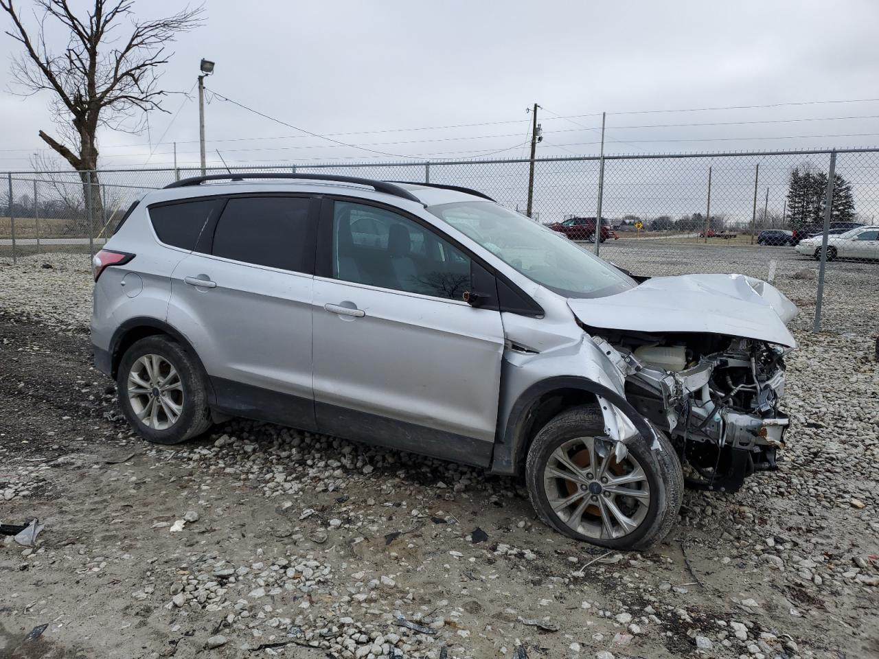 1FMCU9GD9JUB59748 2018 Ford Escape Se