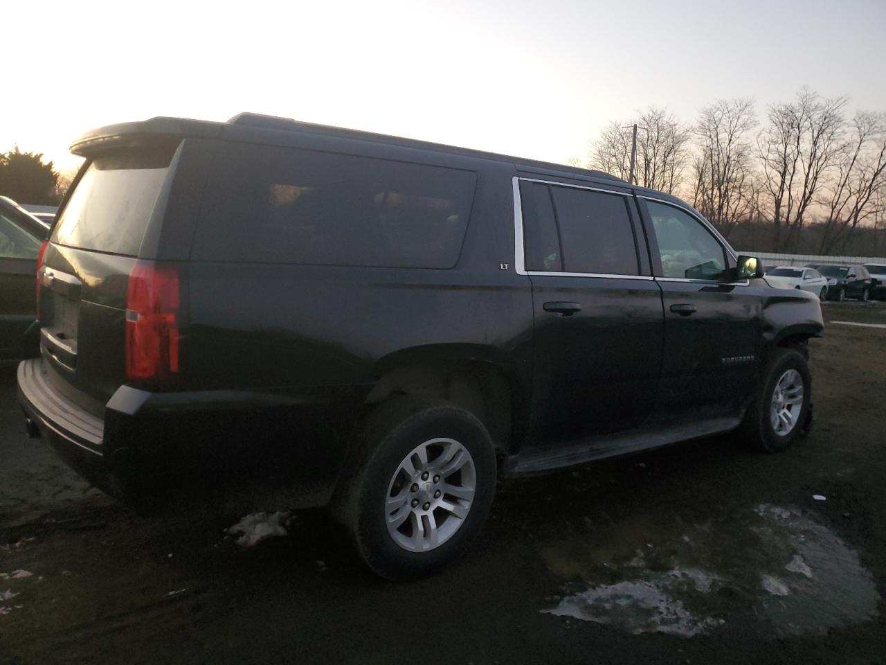 2017 Chevrolet Suburban K1500 Lt VIN: 1GNSKHKC2HR230291 Lot: 86348484