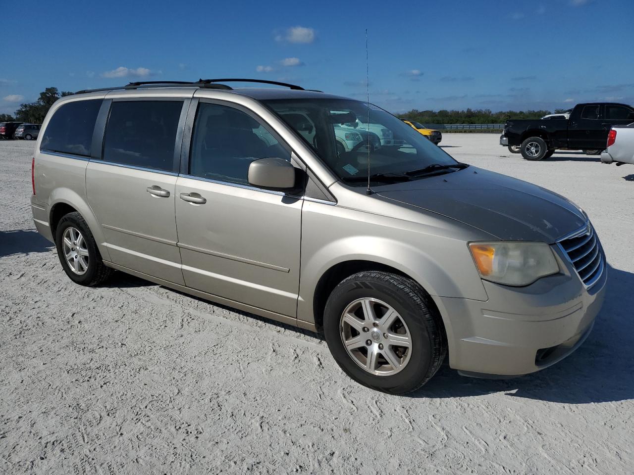 2008 Chrysler Town & Country Touring VIN: 2A8HR54P18R805609 Lot: 85930864