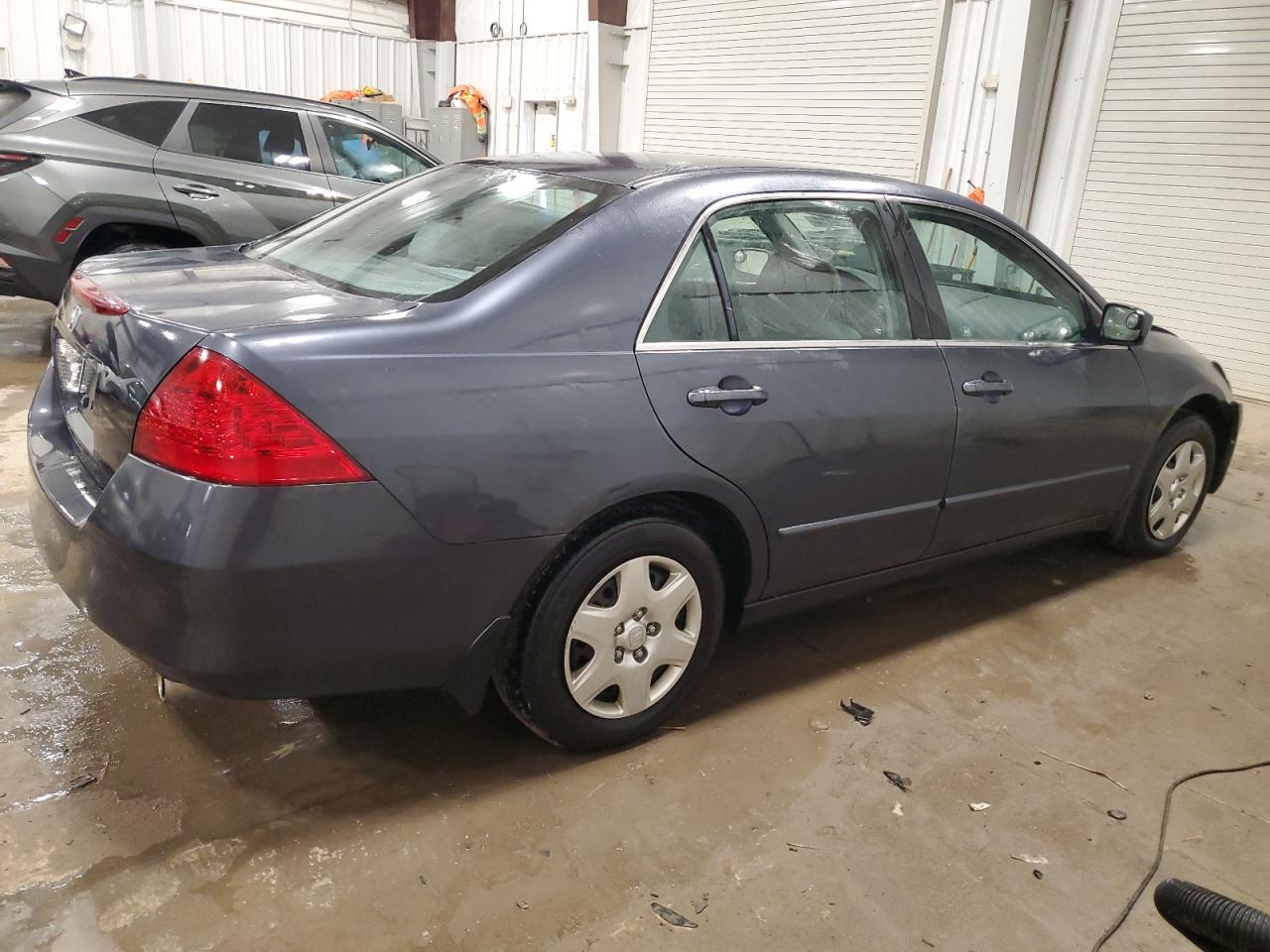 2007 Honda Accord Lx VIN: 1HGCM56437A229237 Lot: 84546414