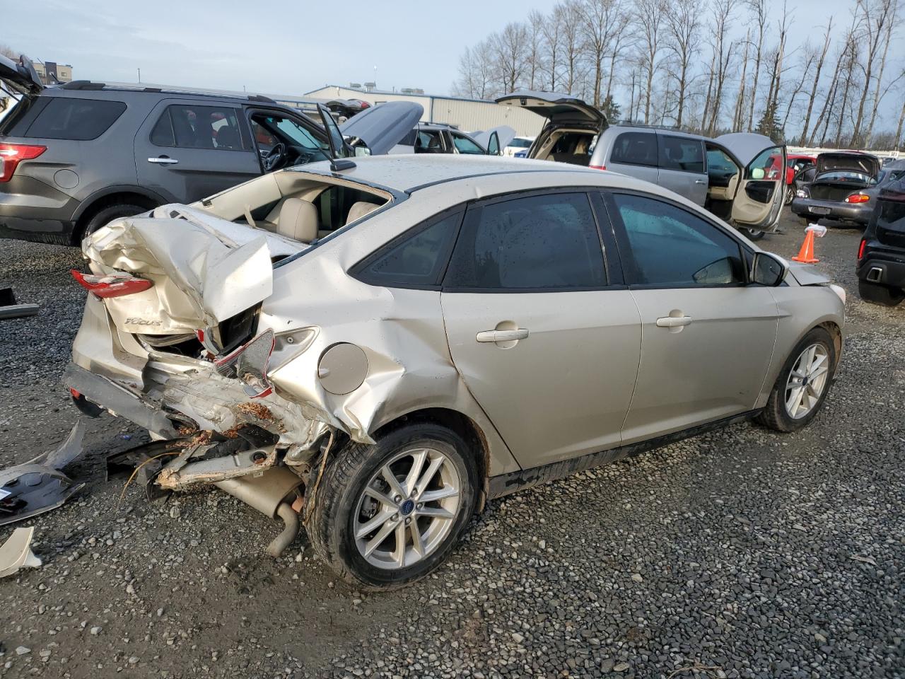 2018 Ford Focus Se VIN: 1FADP3FE7JL270902 Lot: 83687764