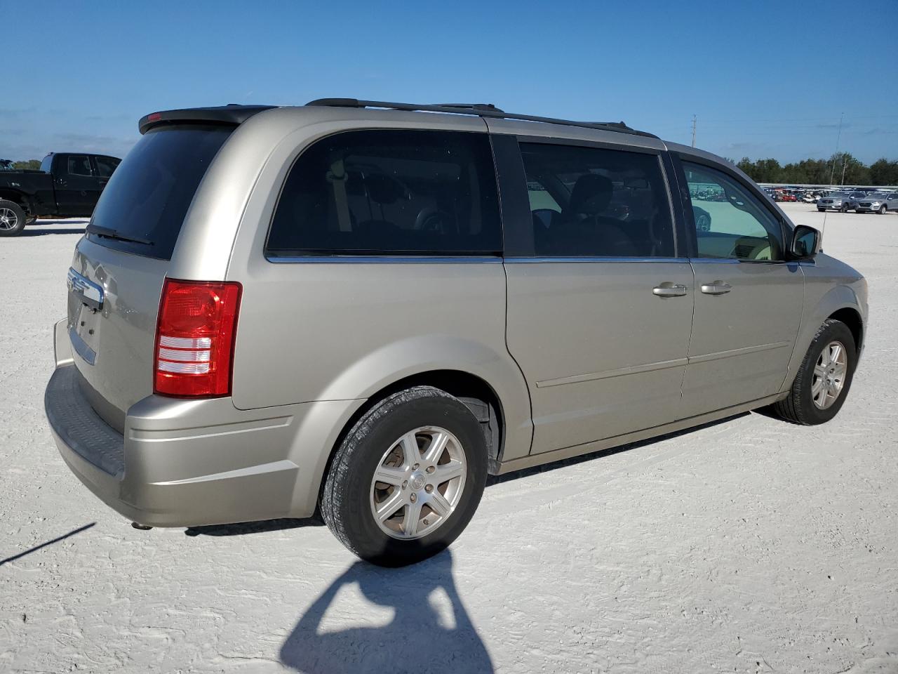 2008 Chrysler Town & Country Touring VIN: 2A8HR54P18R805609 Lot: 85930864