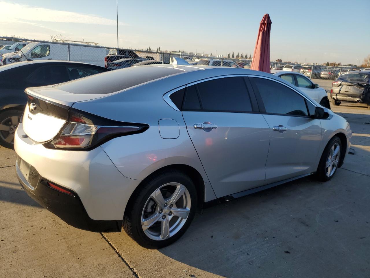 2017 Chevrolet Volt Lt VIN: 1G1RC6S55HU108945 Lot: 82680434